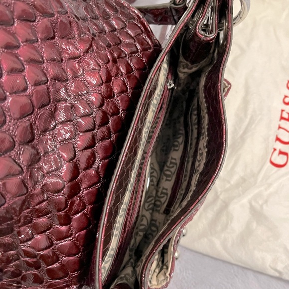 Guess print crossbody bag - Picture 6 of 6